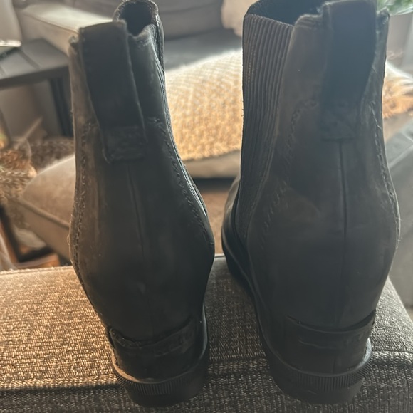 Black Sorel wedge boots. Worn 1 time. - Picture 3 of 4